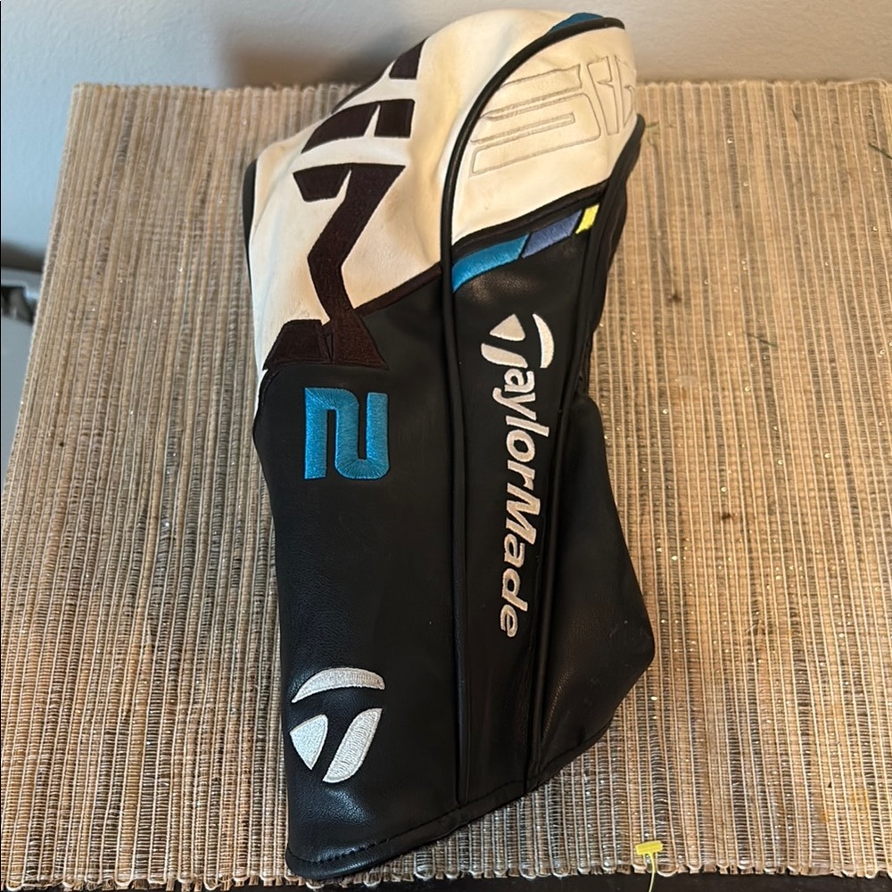 TaylorMade Black and White Golf Club Headcover